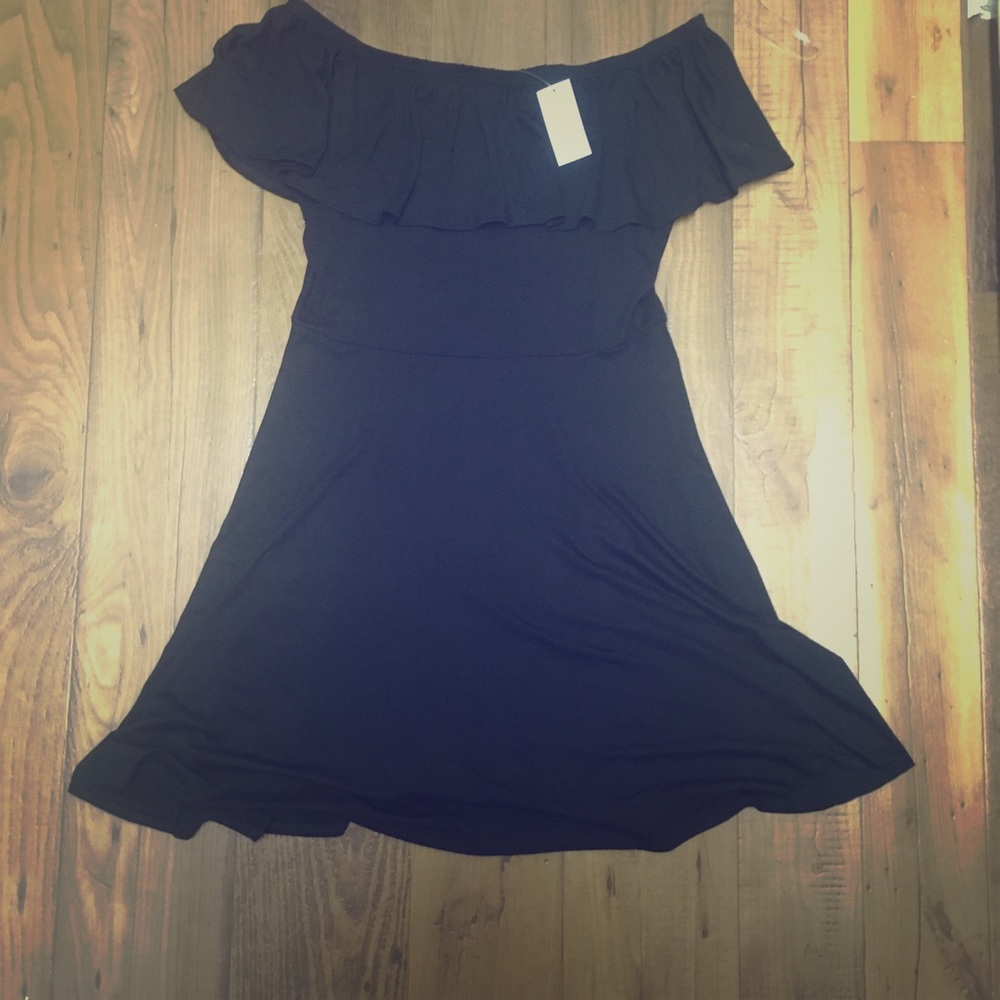BLACK DRESS